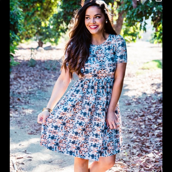 Lularoe Amelia paisley dress WITH POCKETS! - Picture 3 of 3